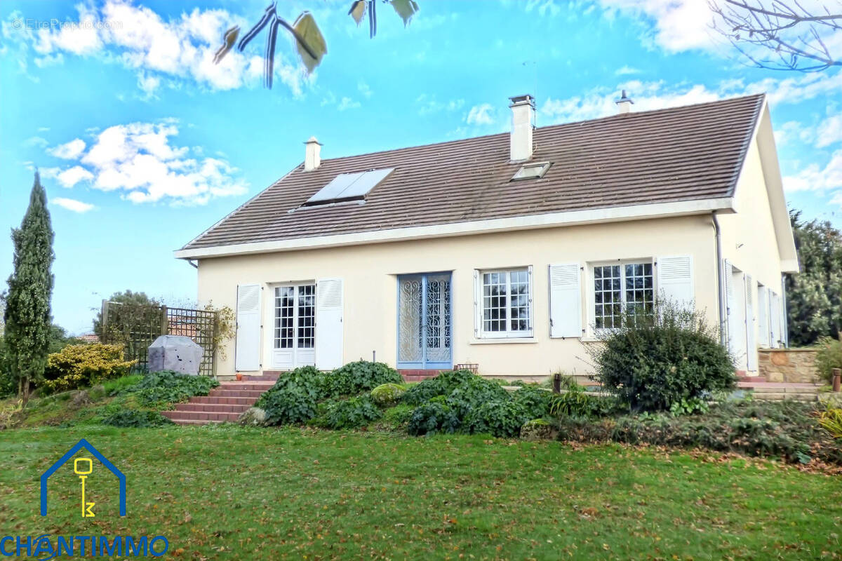 Maison à POUZAUGES