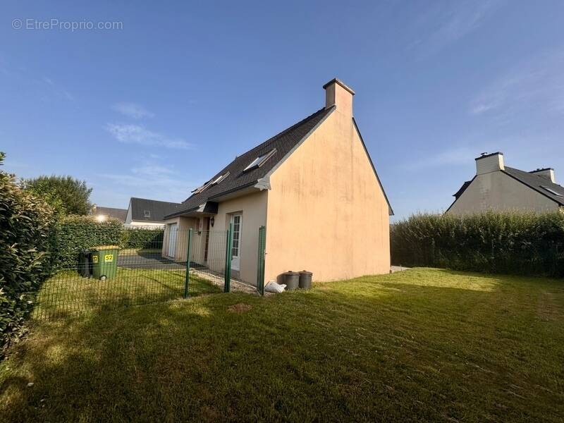 Maison à PLOUVIEN