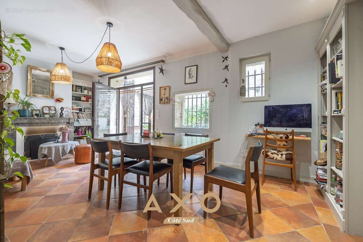 Maison à CUCURON