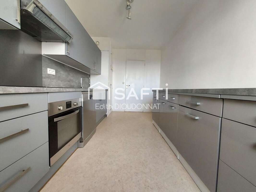 Appartement 108 m² à La Roche-Sur-Yon  - photo 3