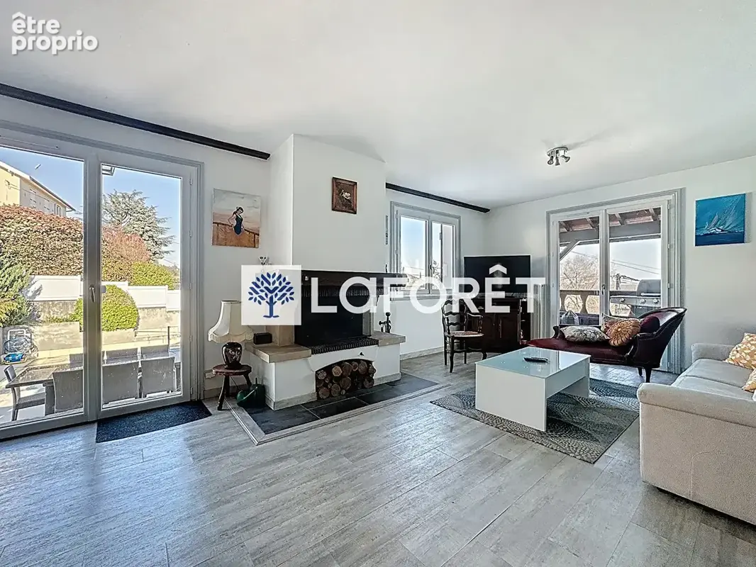 Maison Neyron le Haut, 7 pièces de 192m², terrain de 2423m², piscine, double garage - photo 5