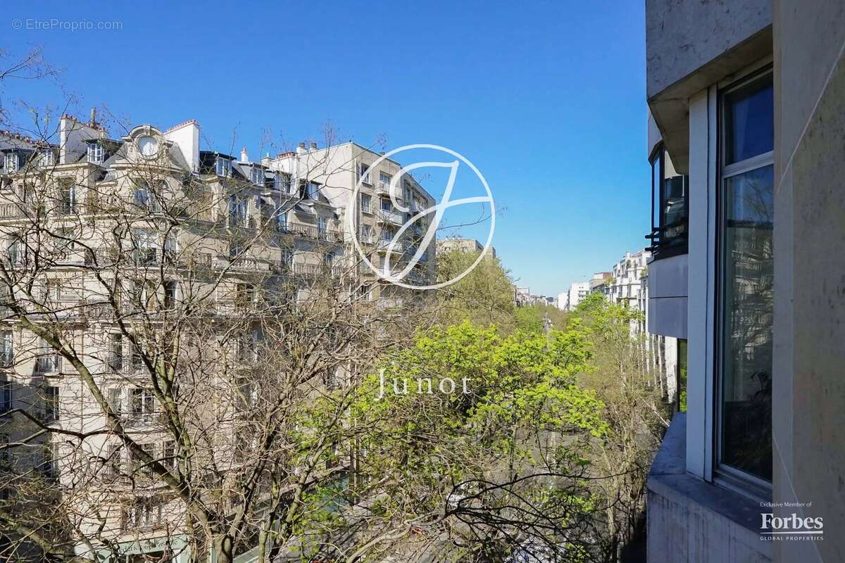 Paris 16e - AUTEUIL / VERSAILLES - Appartement à vendre - 6 pièces - 169,59m² Carrez - 4 chambres - Vues dégagées. - photo 9