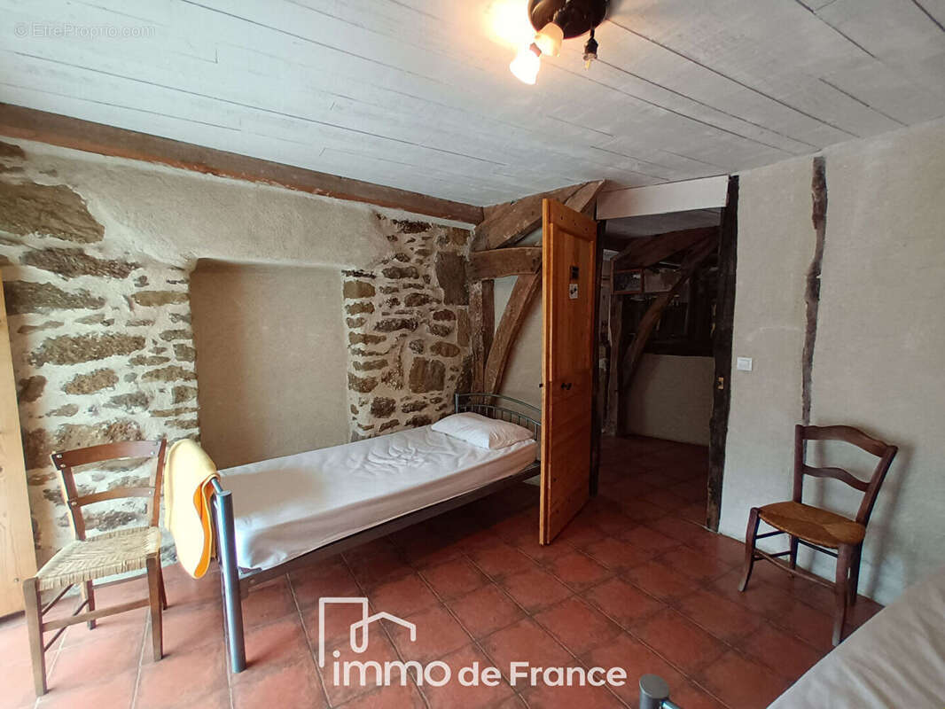 Maison à DECAZEVILLE