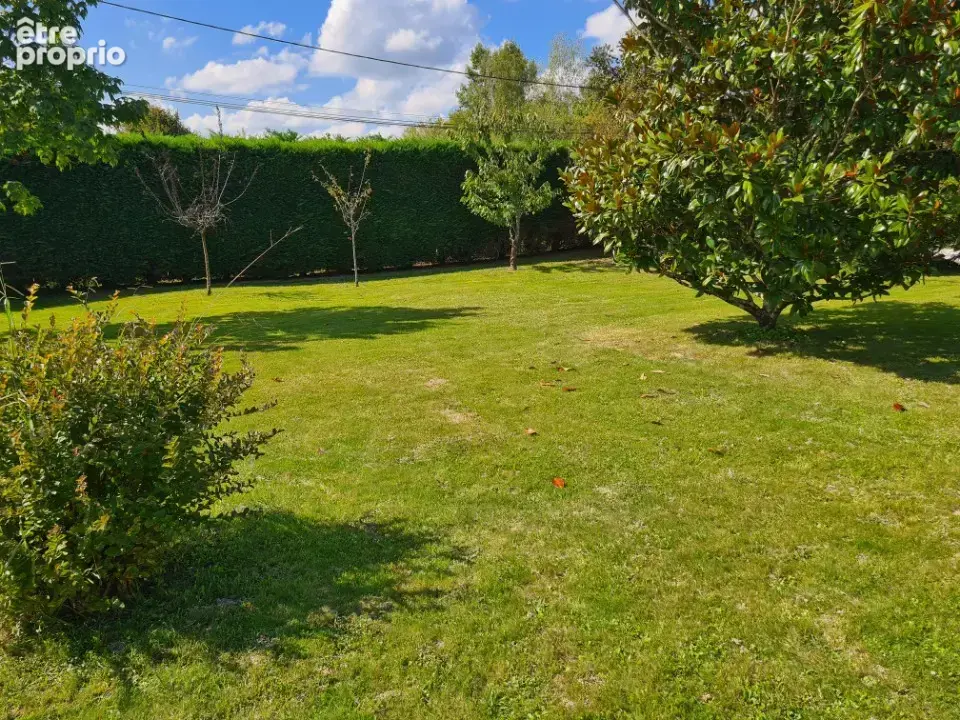 Terrain à SAINT-QUENTIN-DE-BARON