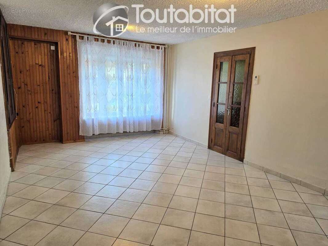 Maison à VRIGNE-AUX-BOIS