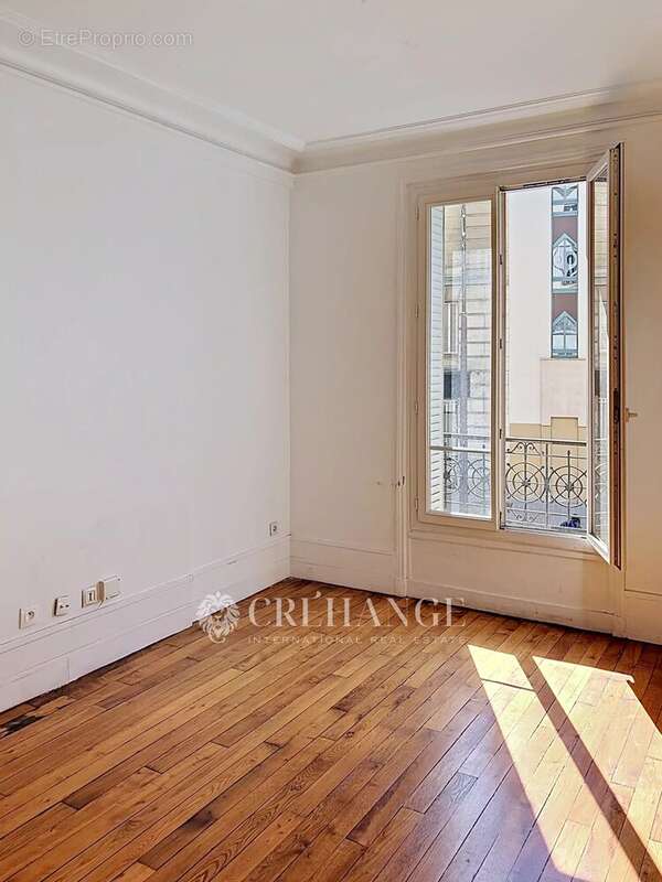 Appartement à PARIS-10E