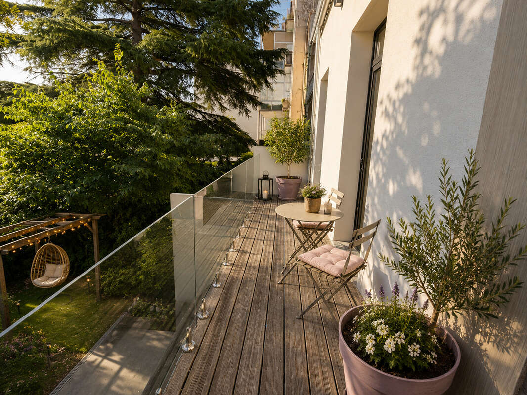 13008 Carré d'or - Propriété de caractère avec jardin et piscine   Marseille - photo 14