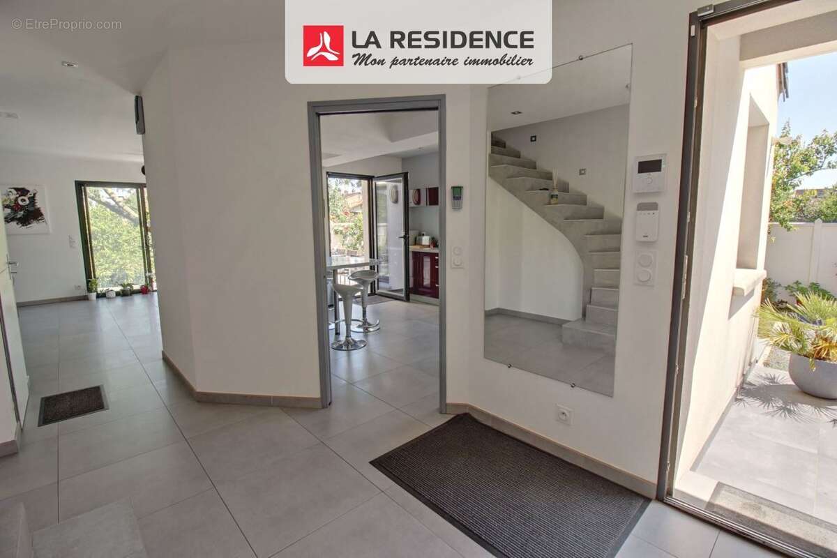 Maison 150 m² à Conflans-Sainte-Honorine  - photo 3