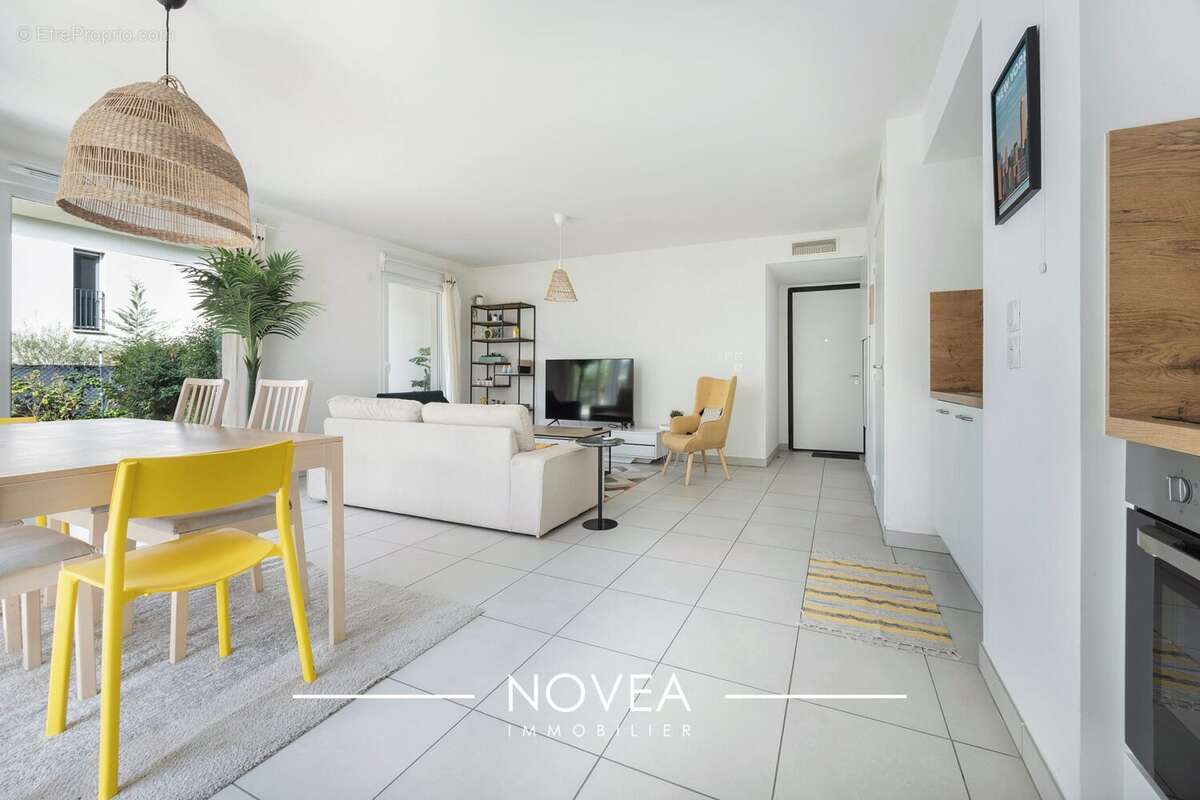 Appartement à CHARBONNIERES-LES-BAINS