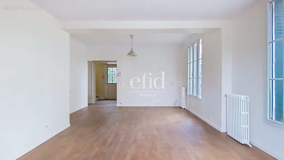 Maison à SARTROUVILLE