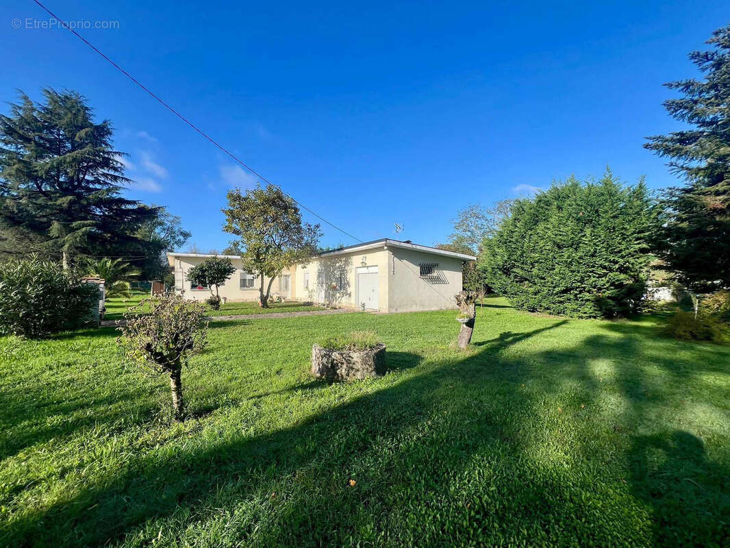 Maison à BLANQUEFORT