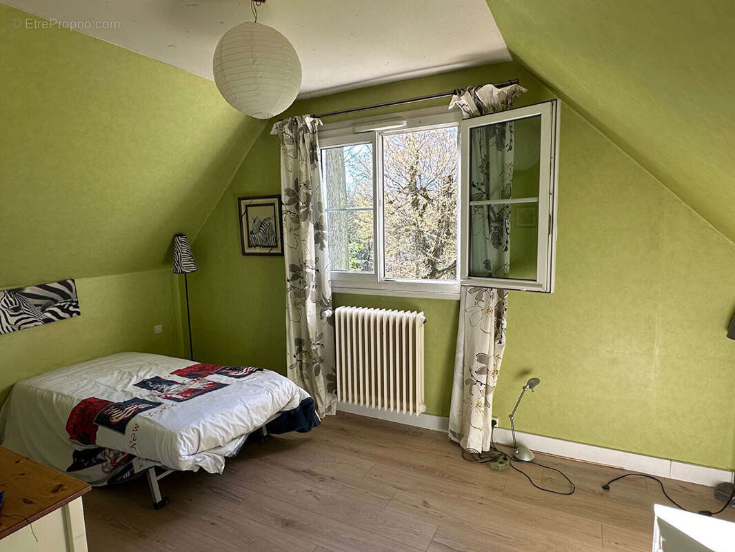 Maison à FEROLLES-ATTILLY