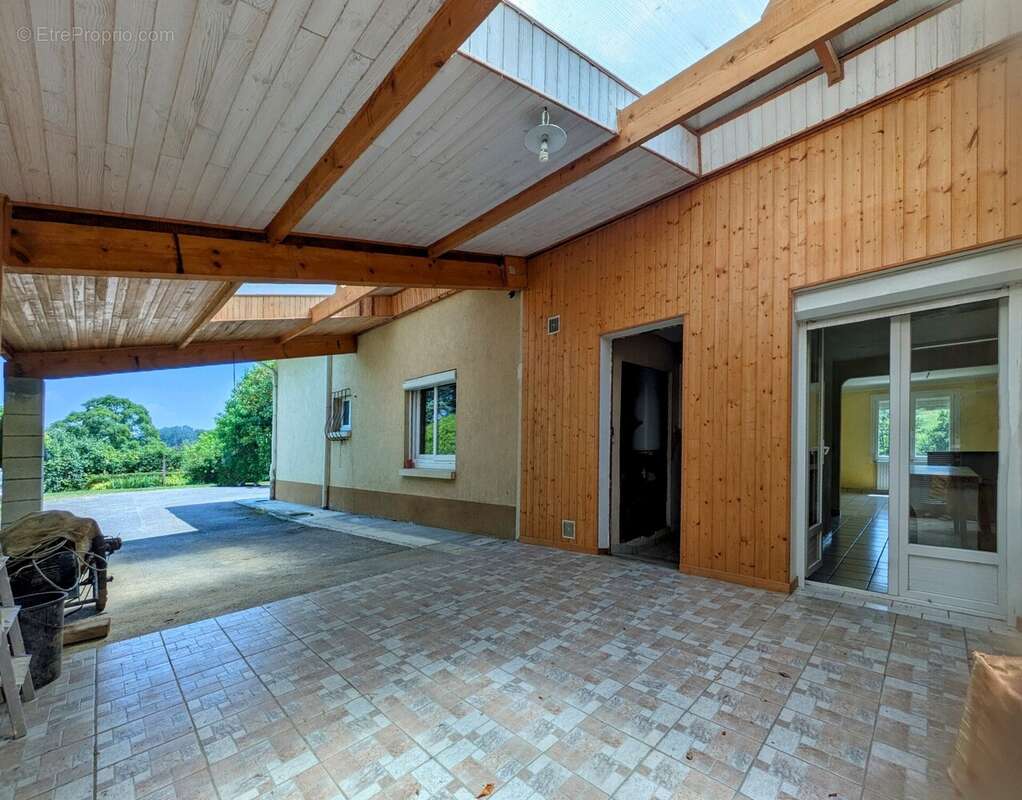Maison à ESTIPOUY
