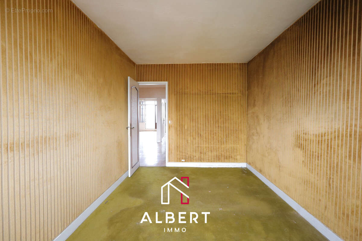 Appartement à LES LILAS