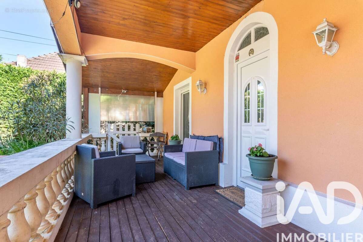 Photo 4 - Maison à BRON