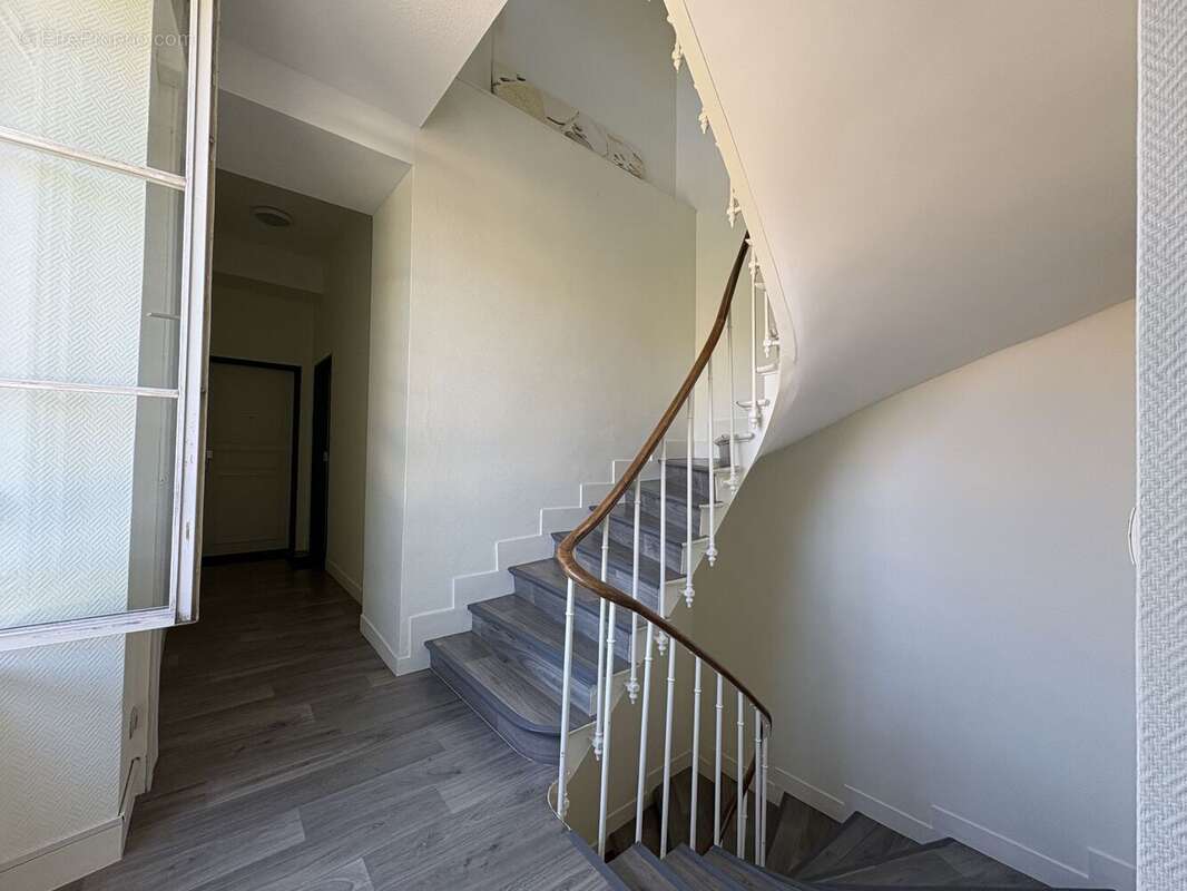 Appartement à MENNECY