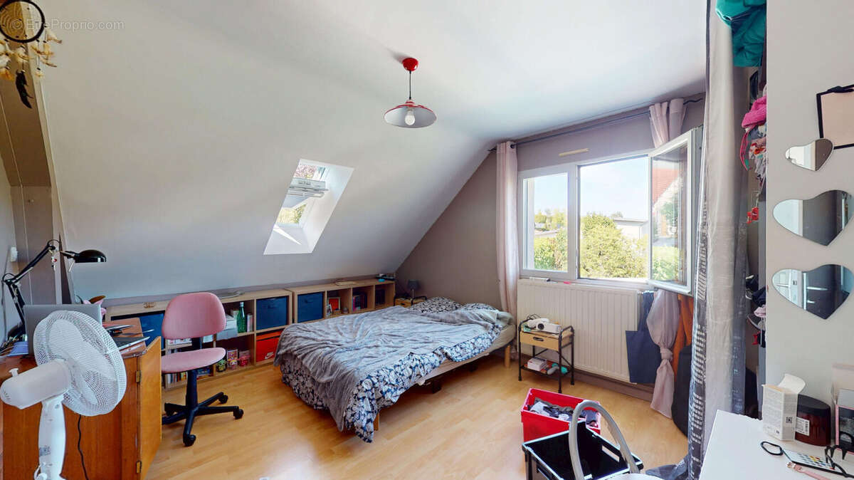 Maison à MISEREY-SALINES