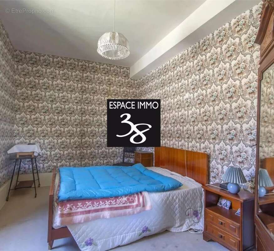 Maison à YENNE