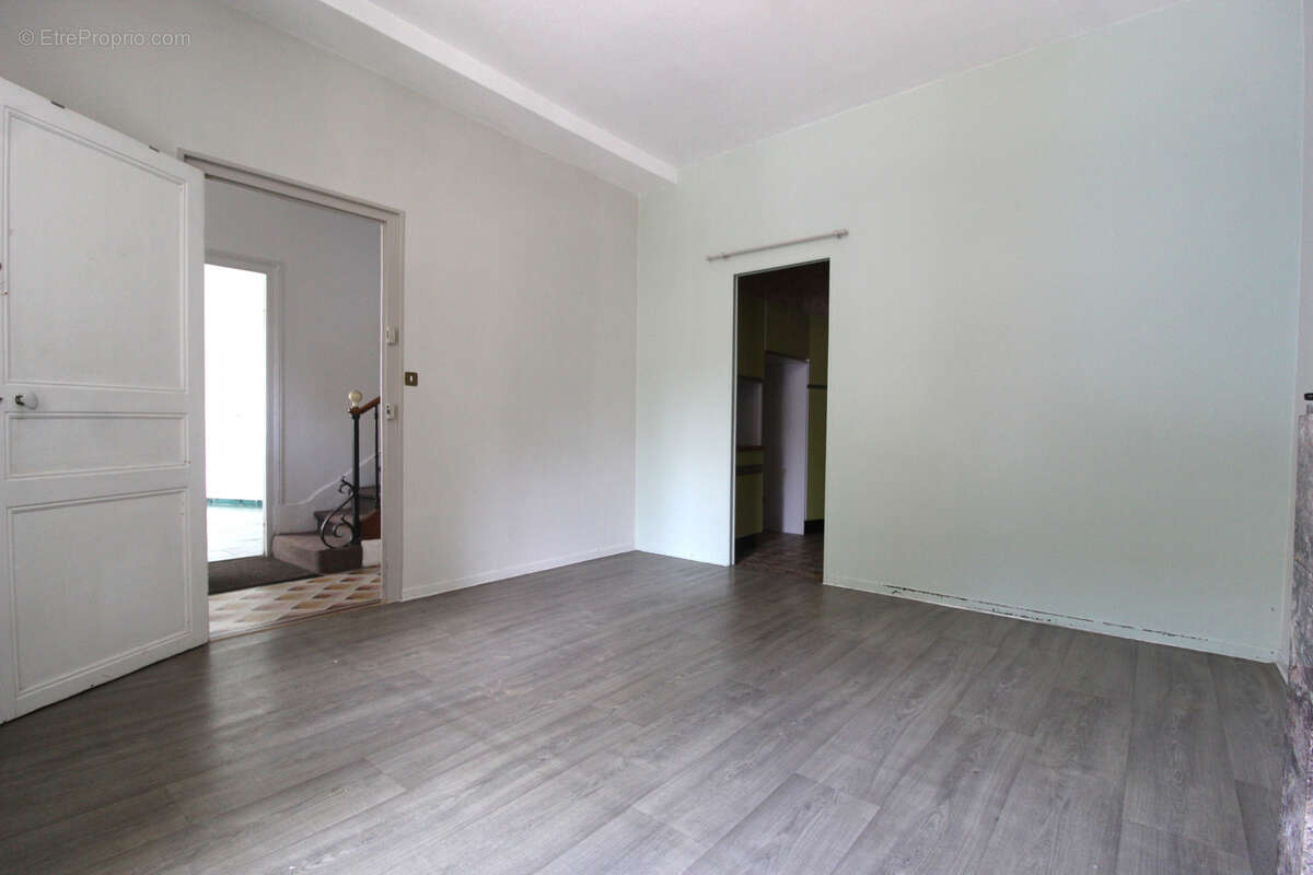 À vendre   Maison de ville de caractère au cœur de Cosne-Cours-sur-Loire - photo 2