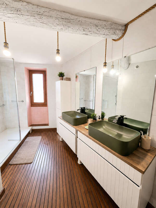Maison de ville rénovée de 94 m2 au charme authentique   Un havre de paix en plein cœur de la ville - photo 10