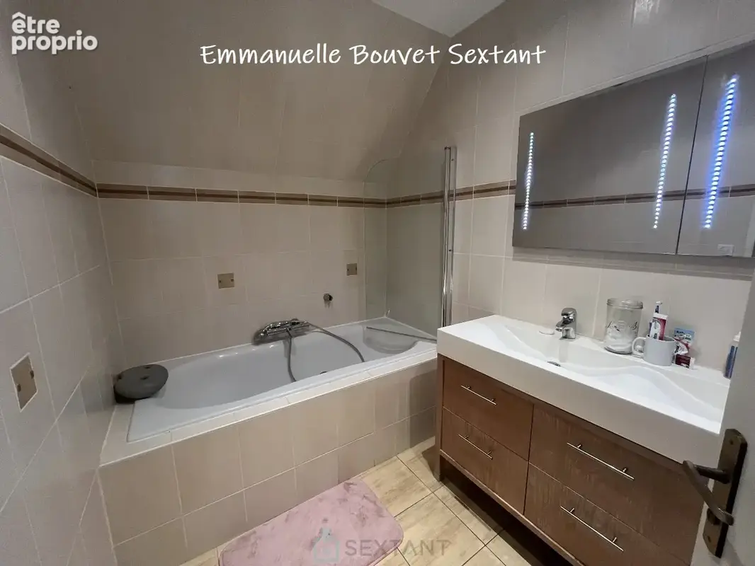 BERGERAC, jolie maison périgourdine, 202 m², 6 chambres, vie possible de plain-pied, piscine, garage, beau terrain arboré et clo - photo 18