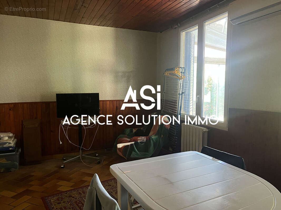 Maison à SAINT-MONTAN