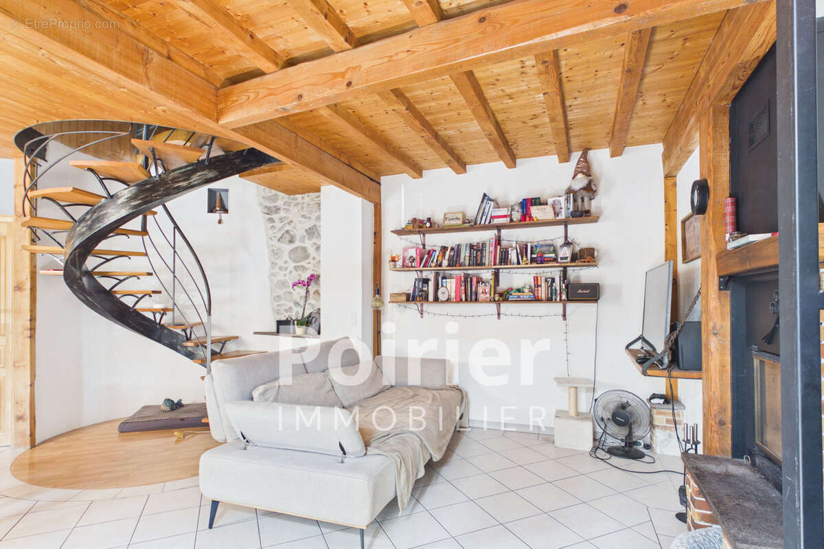 Appartement t4 - photo 2