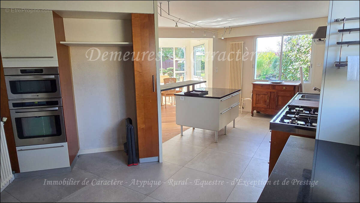 Maison, sauna, piscine intérieur, grands garages fermés - photo 6