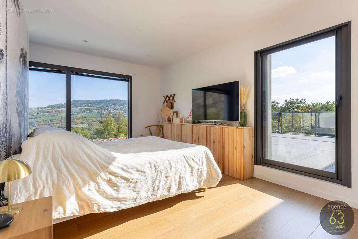 Maison à VEYRE-MONTON