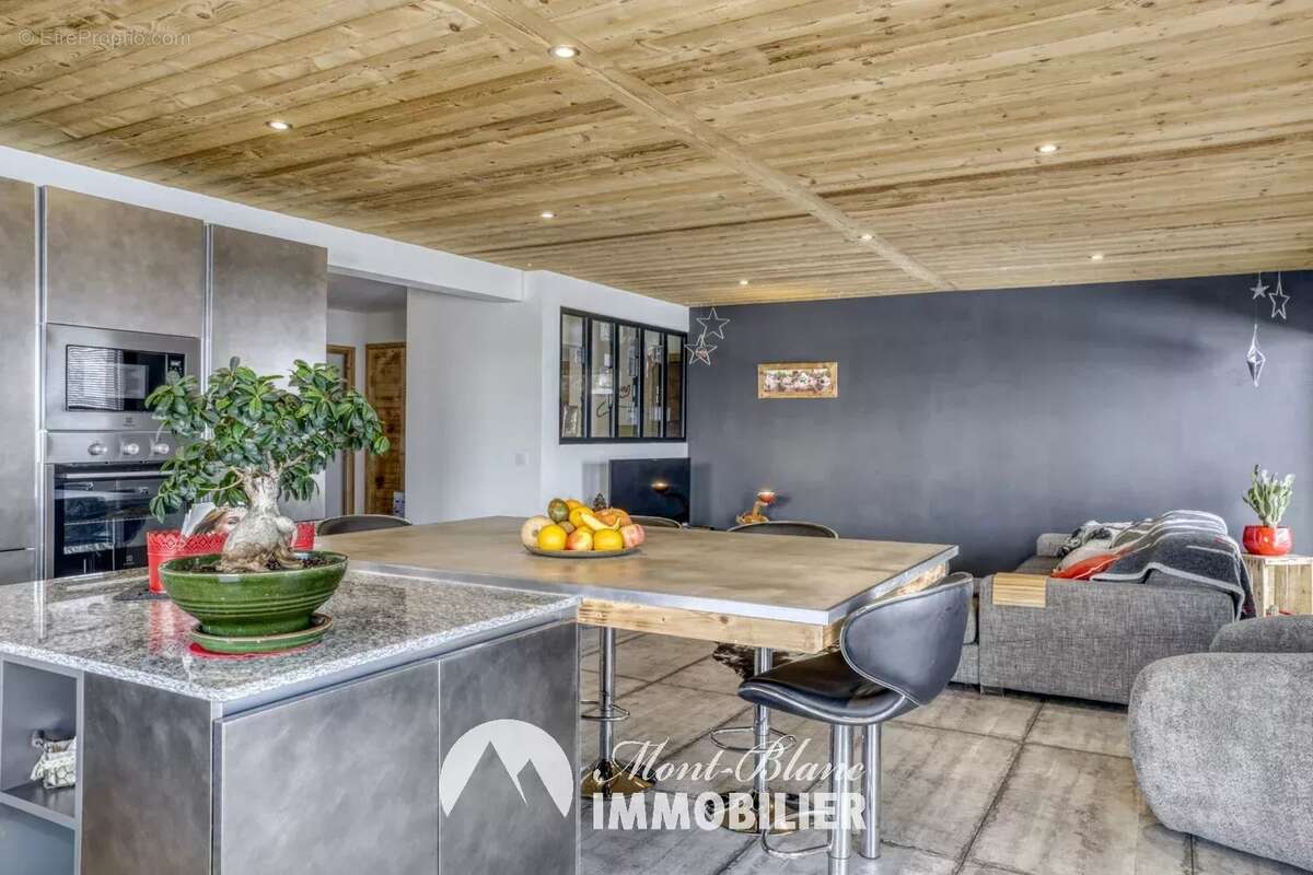 Appartement à COMBLOUX