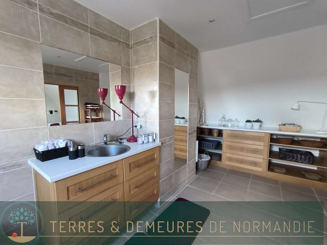 Maison à PONT-L&#039;EVEQUE