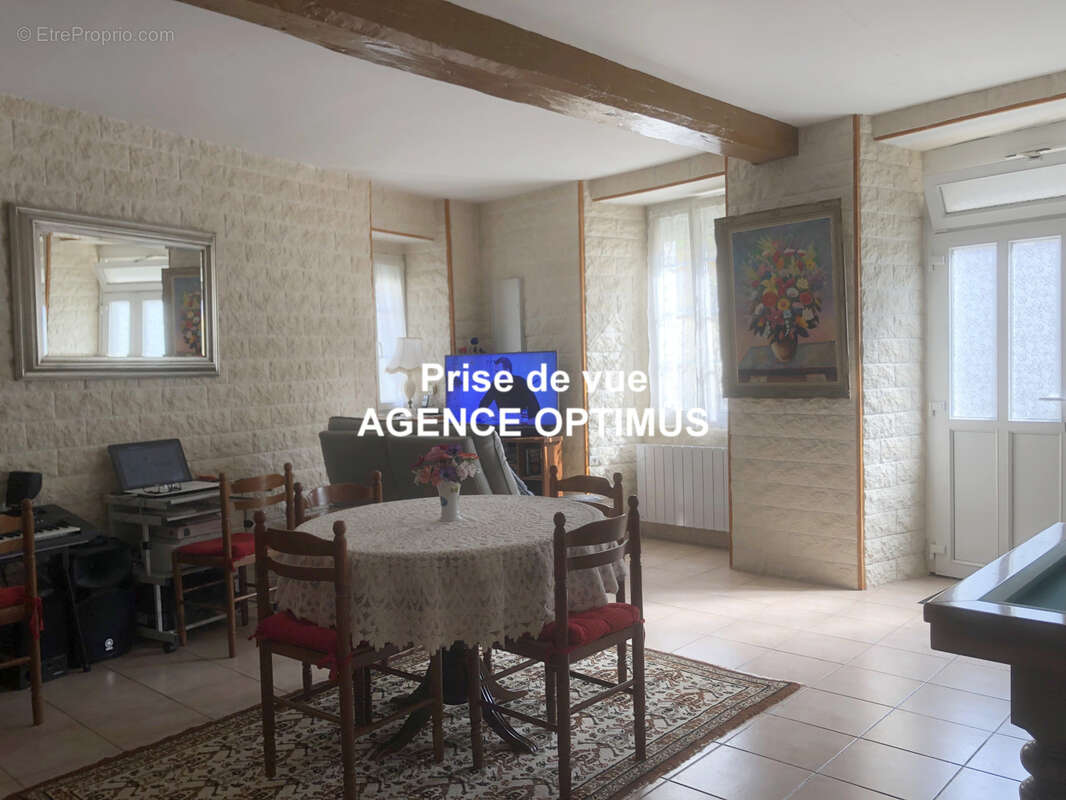 Maison à COURGENAY