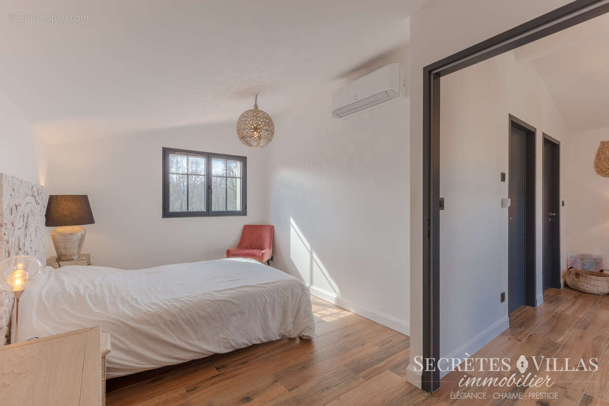 Maison à CAMBLANES-ET-MEYNAC