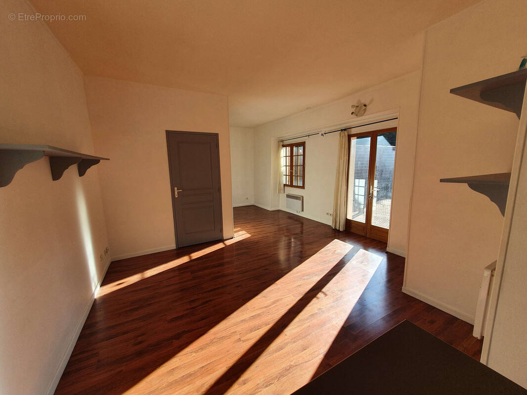 Appartement à AUNEAU