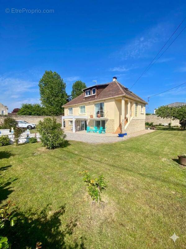 Maison à COURSEULLES-SUR-MER