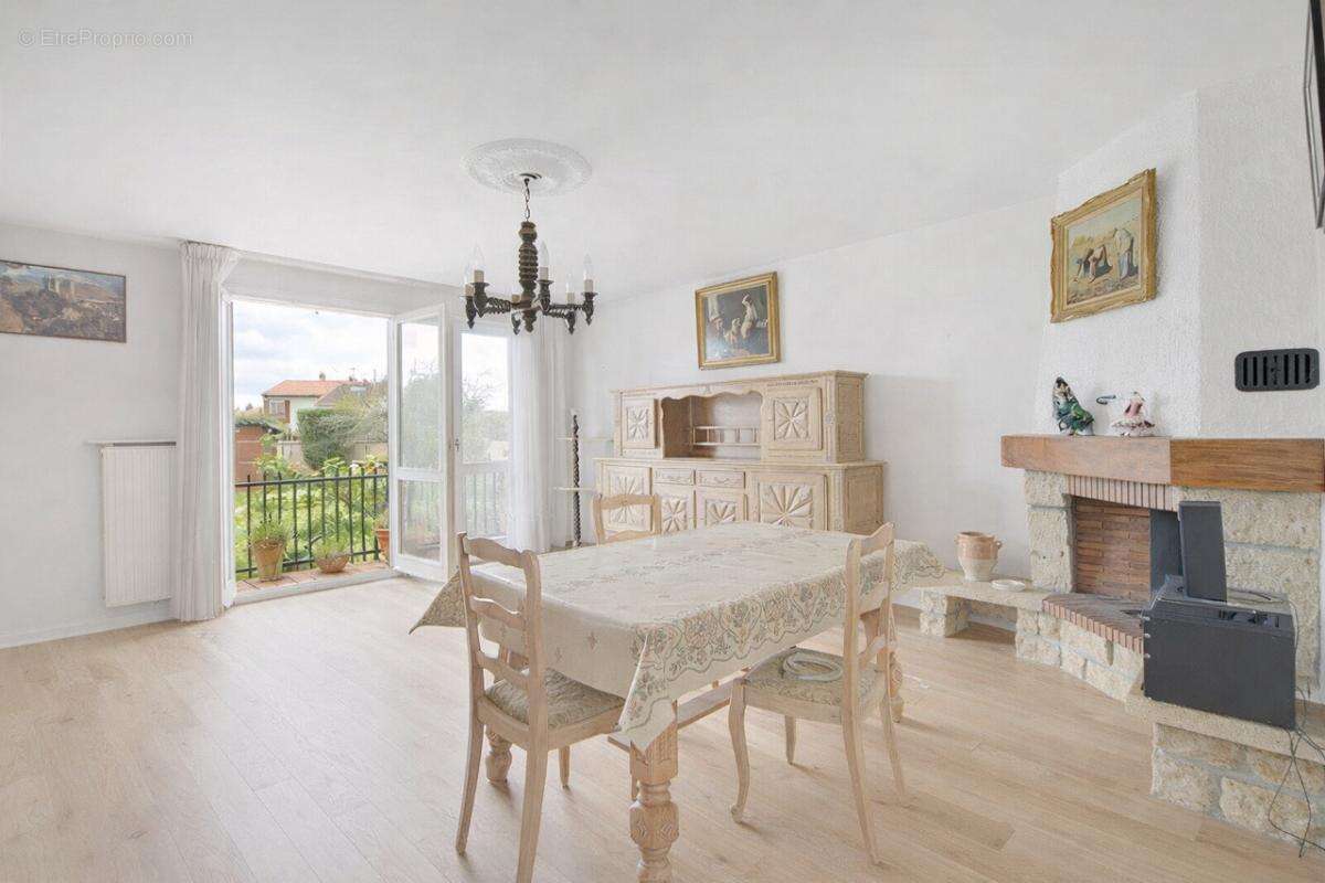 Maison à CASTELGINEST