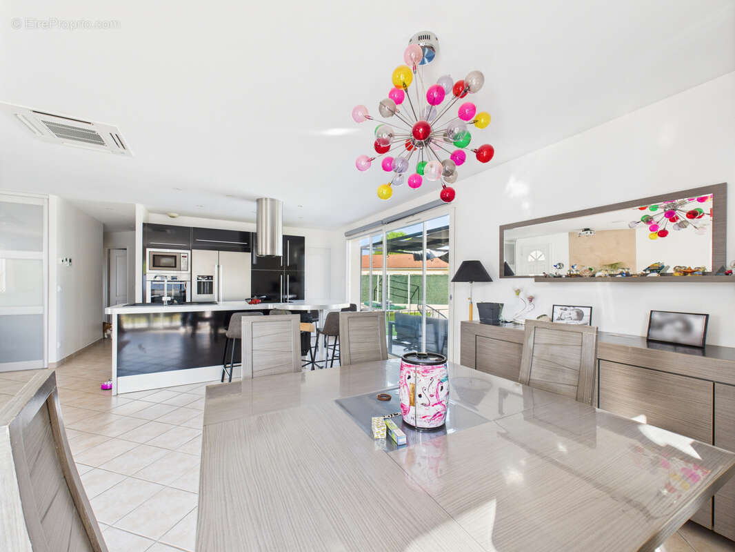 Maison à VEAUCHETTE