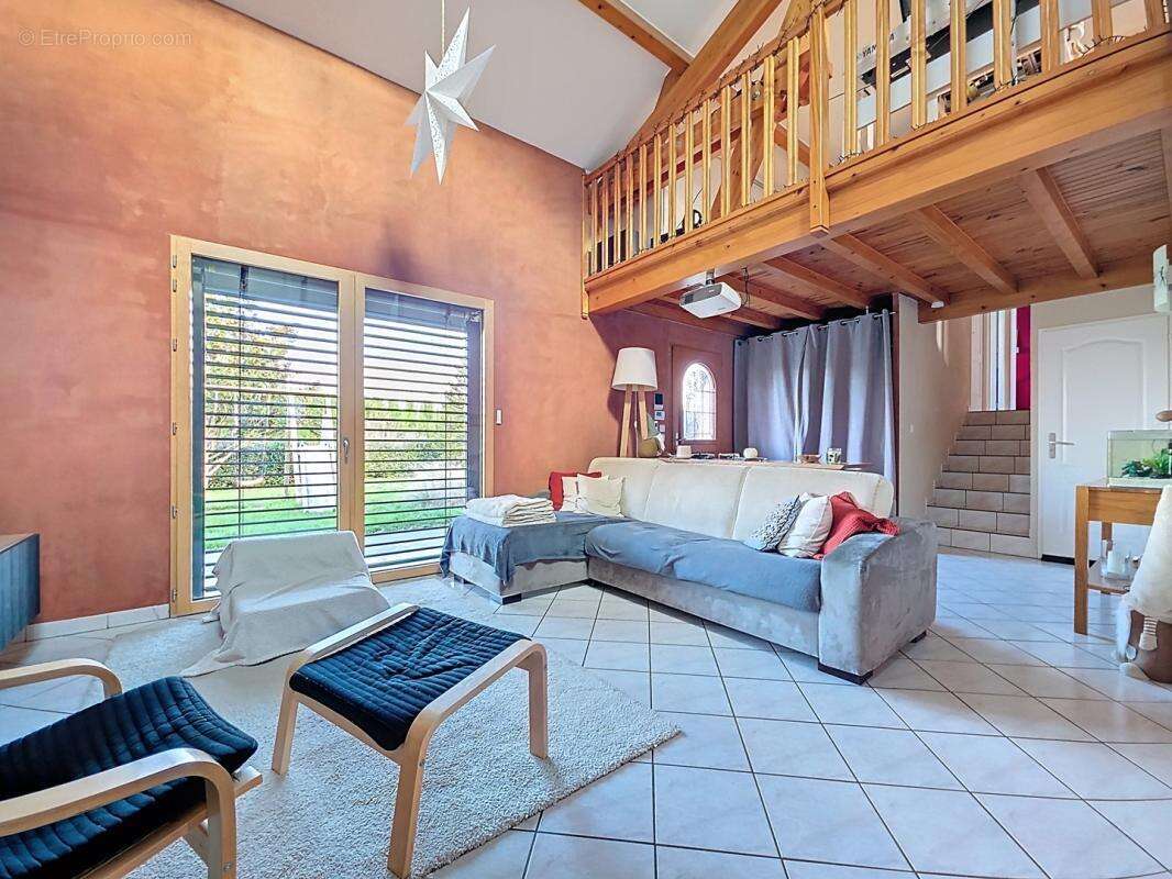 Maison à OYTIER-SAINT-OBLAS