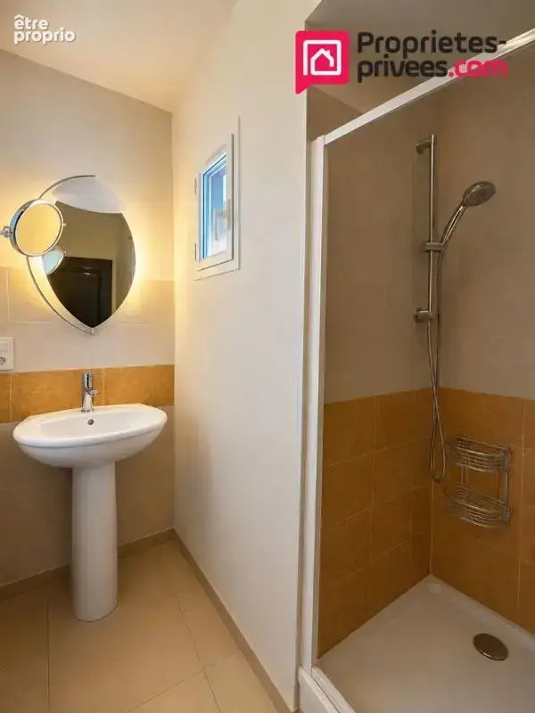Maison  Indépendante située à Yvré L'Évêque,  8 pièce(s) 157 m2 sur parcelle de 867 m2 - photo 6