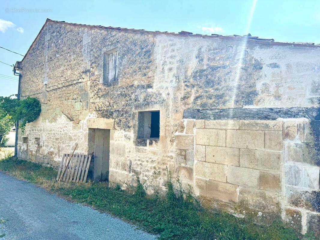 112 m² à rénover, Idéal investisseur, résidence principale ou maison de vacances ! - photo 5