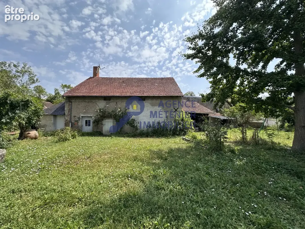 Magnifique propriété du XIX ème siècle sur la commune de MONTAIGU LE BLIN - photo 8