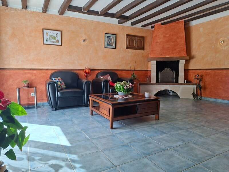 Maison à FRESNAY-SUR-SARTHE