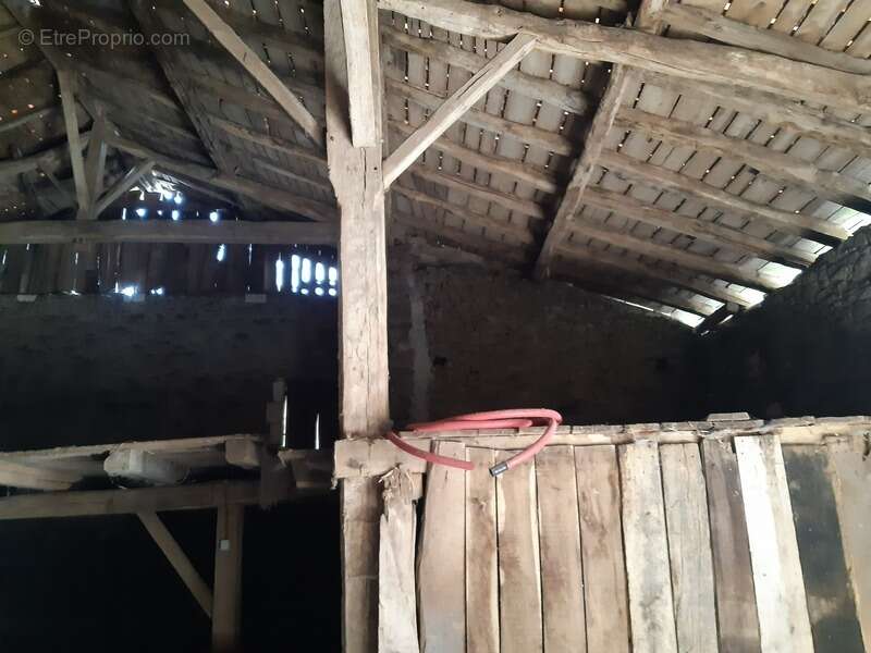 Maison à CHERVES-CHATELARS