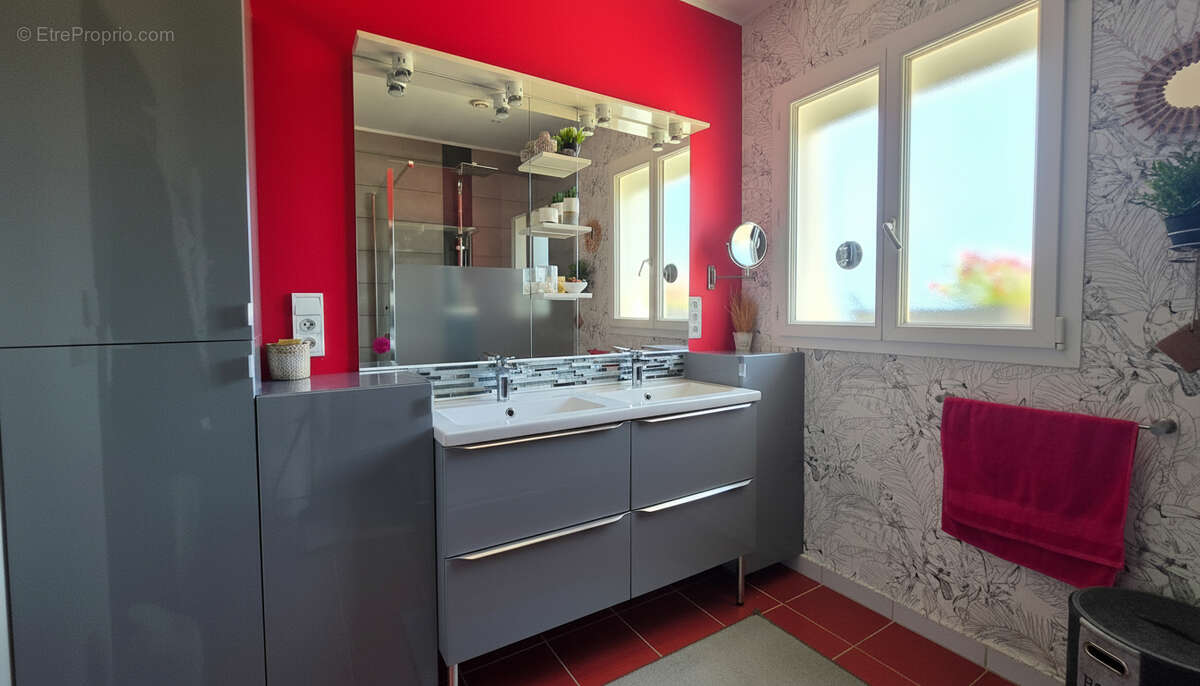 Maison de plain-pied ,7 500 m² de terrain arboré, garage, annexe - photo 7