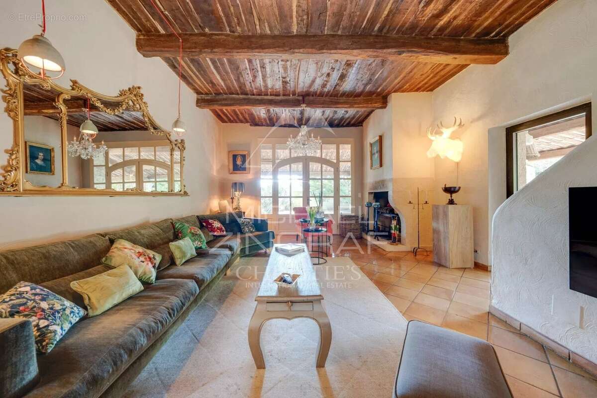 Maison à TOURVES