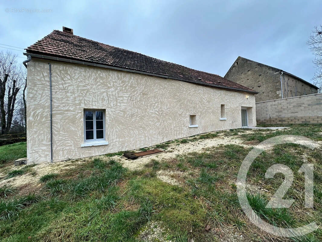 Maison à VARZY