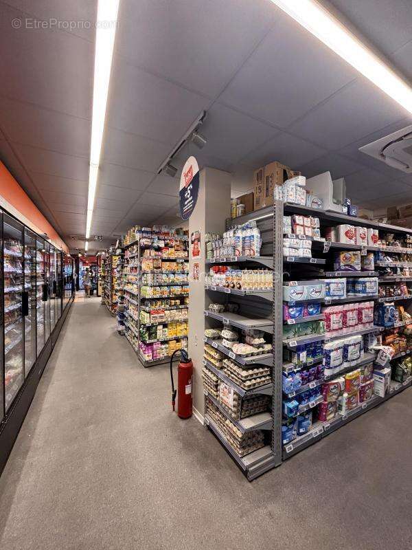 Commerce à VALLAURIS