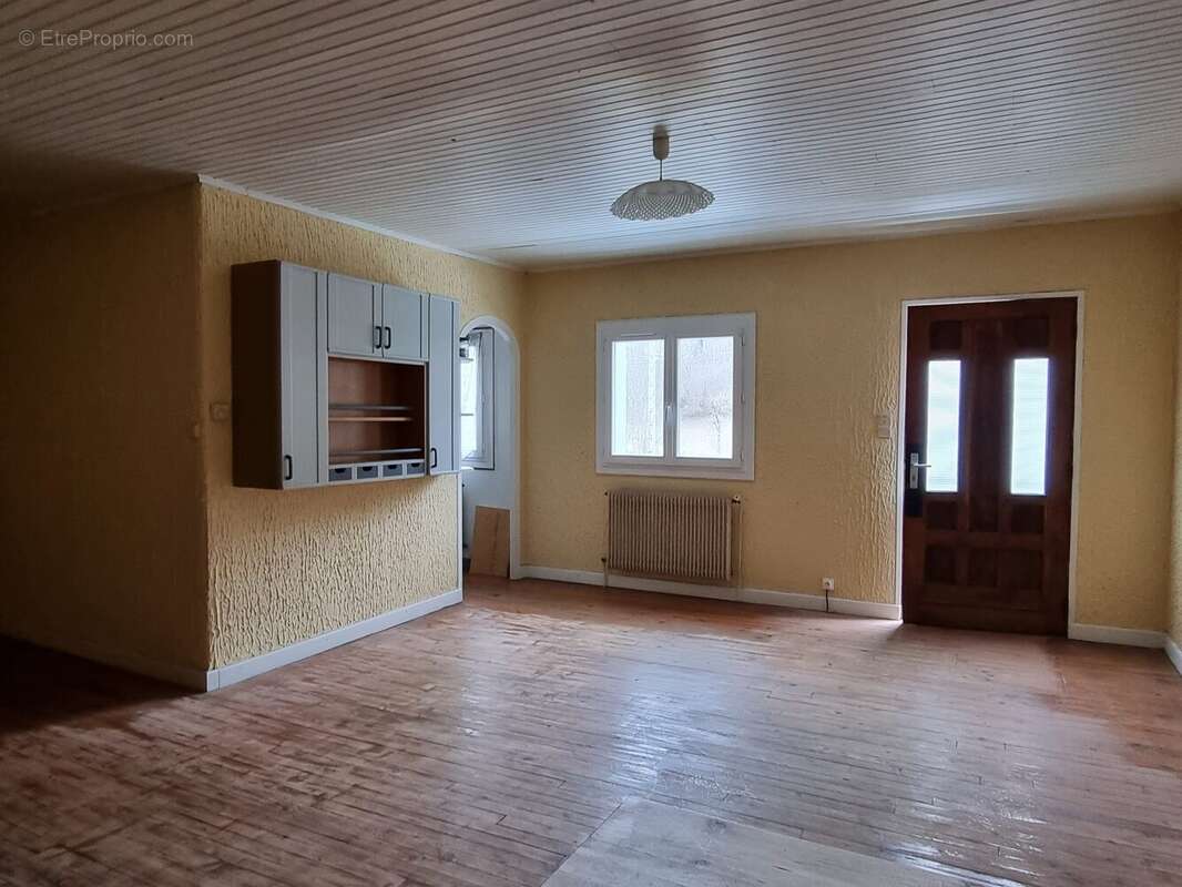 Maison à CAMPAN