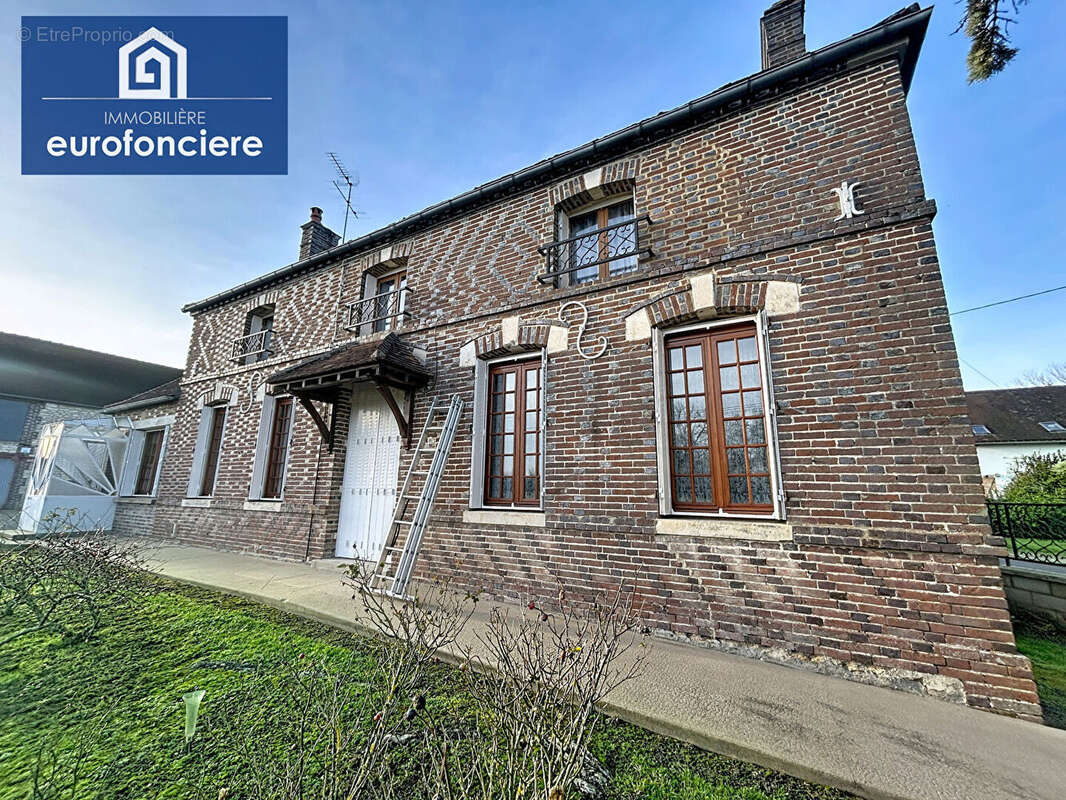 Maison à MONTIGNY-LES-MONTS