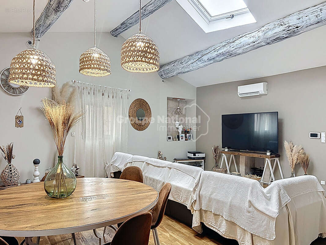 Maison à JONQUIERES-SAINT-VINCENT